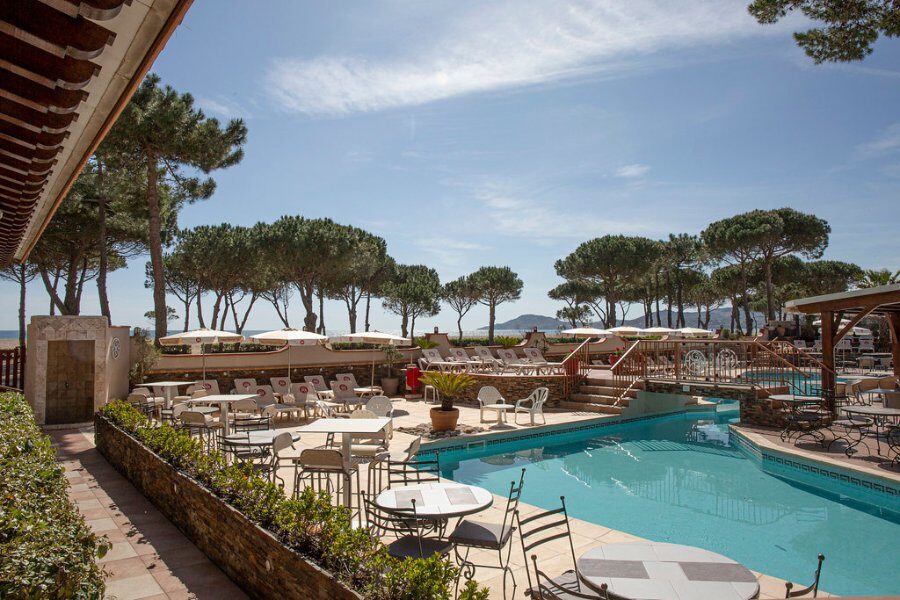 Classement 4 étoiles pour le Grand Hôtel Le Lido, établissement historique du groupe Lormand Roussillhotel